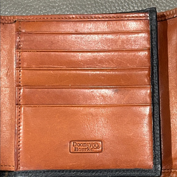 Vintage Dooney & Bourke All-Weather Pebbled Leather Wallet GUVC - Picture 4 of 10